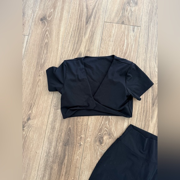 Amazon workout set - Picture 2 of 4